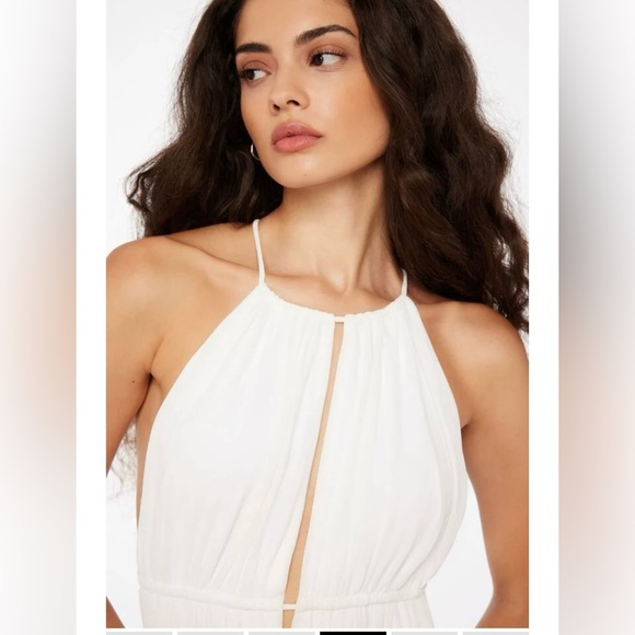 Stunning bridal halter jumpsuit - Picture 2 of 9